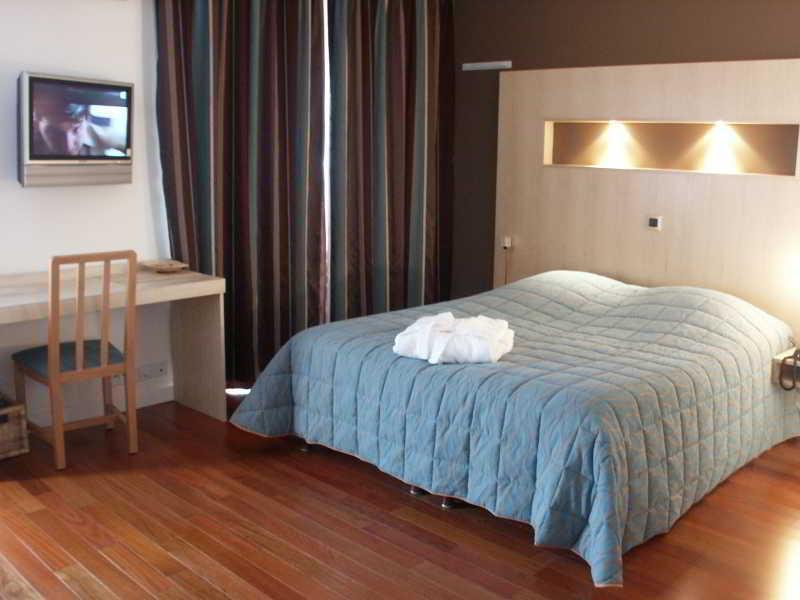Hotel La Scala Pithiviers Luaran gambar
